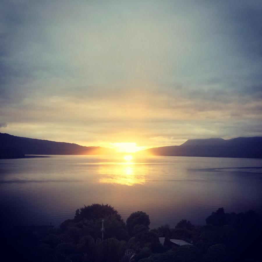 Te Whare -Lake Tarawera Tree-Top Nest Hotell Exteriör bild